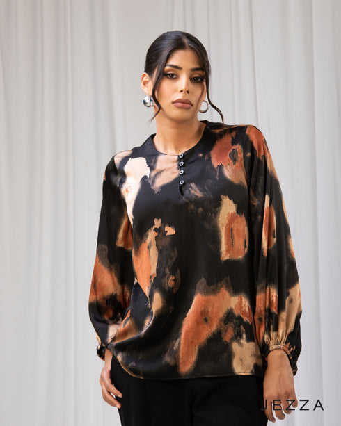 Fluid Elegance: Round-Neck Crush Satin Top 70751